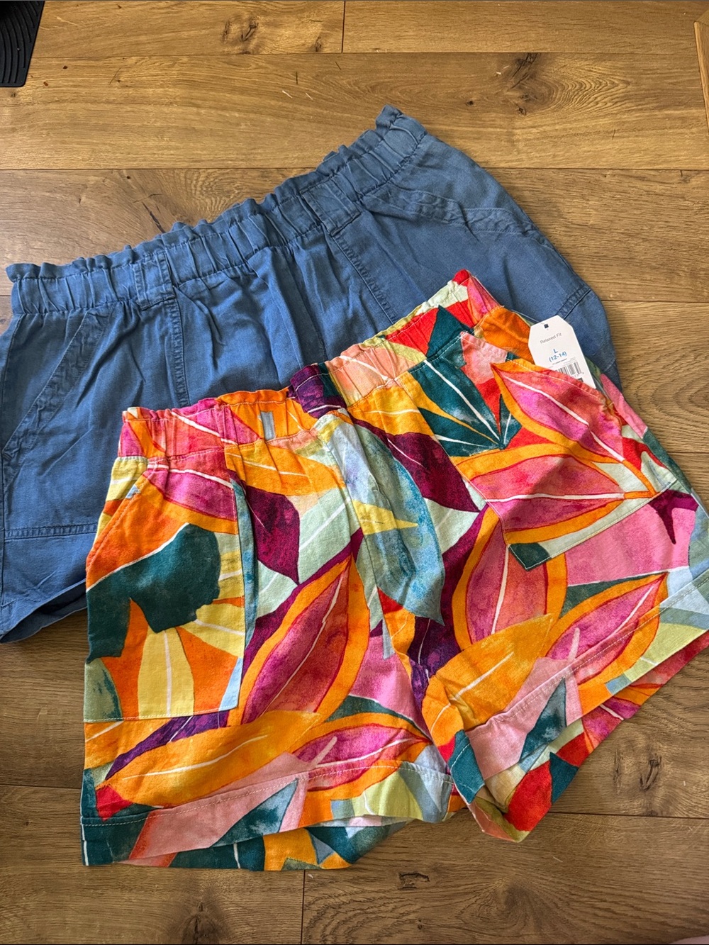 Time and Tru Multicolor Leaf-Print Pull-On Shorts